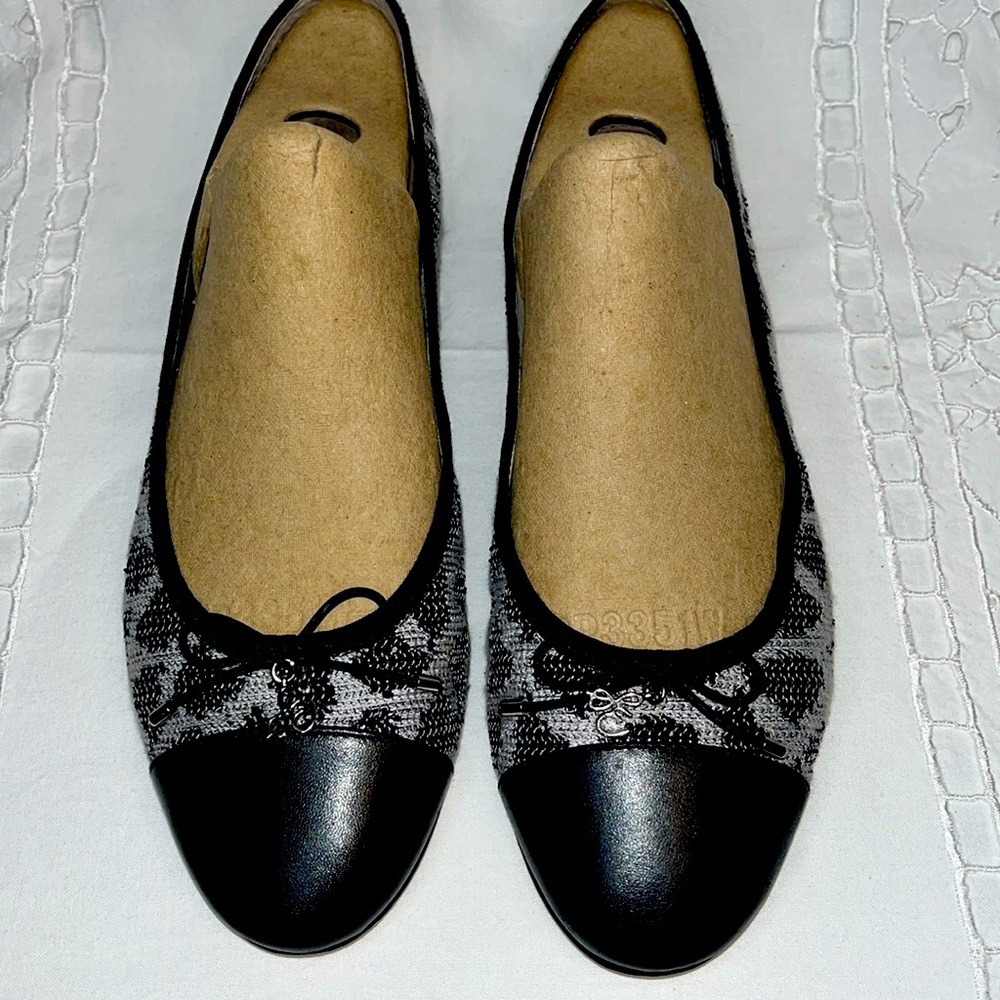Sam Edelman women’s black, sequin slip on ballet flats. 8 1/2. Slightly padded.